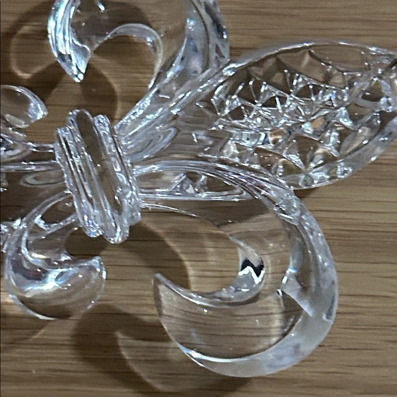 Waterford Crystal Fleur-de-Lis with Red Accent Ornament - Picture 14 of 16
